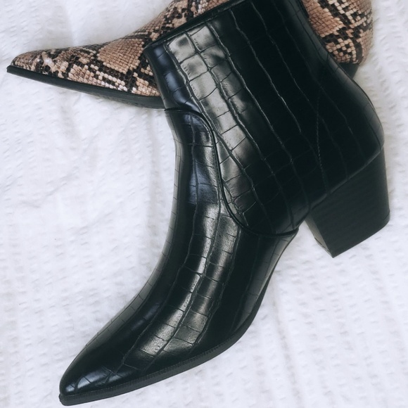 🚨//The Zayla// Black croc print bootie - Picture 6 of 8